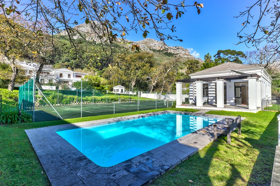 4 Bedroom Property for Sale in Overkloof Western Cape